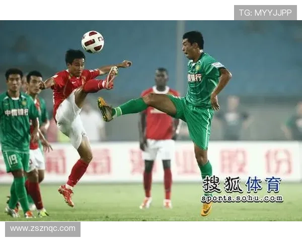 国家队力克强敌挺进决赛球迷沸腾见证历史时刻拼搏精神点燃赛场荣耀之夜 国家队力克强敌挺进决赛球迷沸腾见证历史时刻拼搏精神点燃赛场荣耀之夜